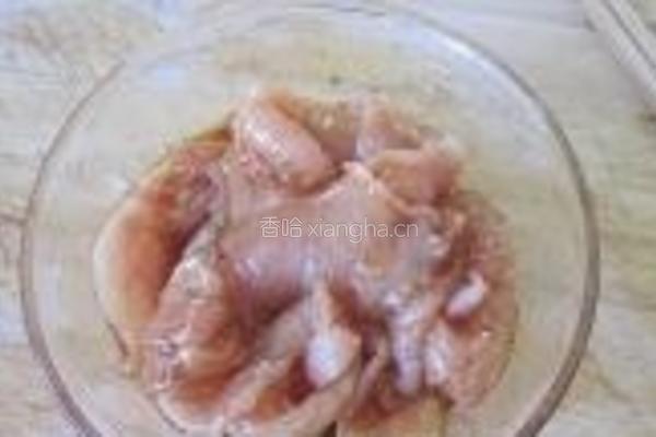 黑椒鸡肉片炒蘑菇的做法图解1