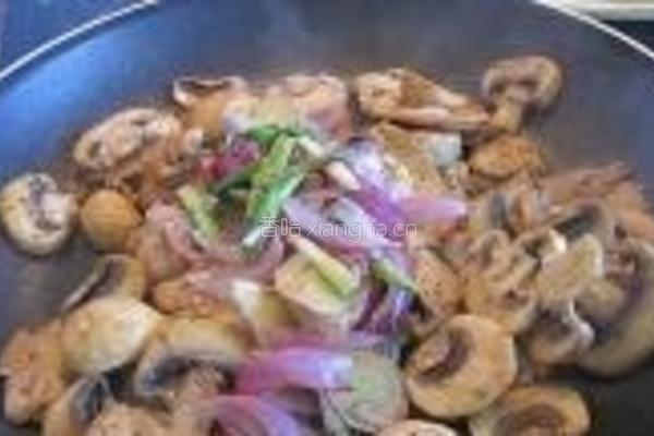 黑椒鸡肉片炒蘑菇的做法图解10
