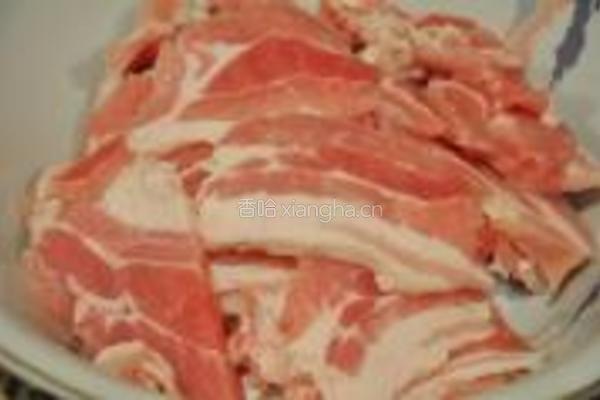 米粉蒸肉的做法图解1