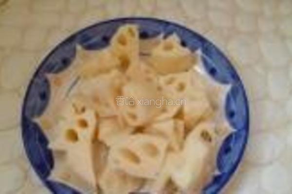 红枣莲藕牛腩汤的做法图解1