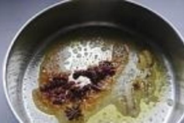 蒜苗烧猪蹄的做法图解5