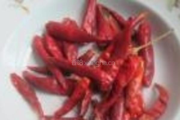 咸豆角炒子鸭的做法图解3