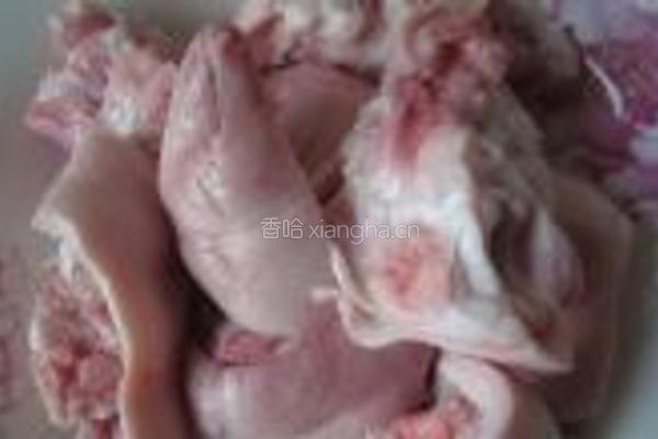 无酱油红烧猪蹄的做法图解1