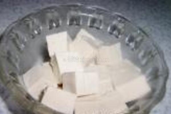 菠萝咕噜豆腐的做法图解3