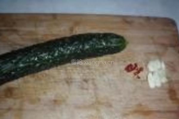 拍黄瓜的做法图解1