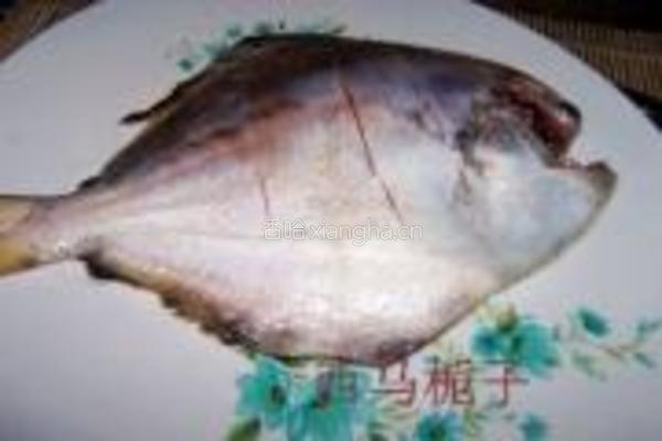 红烧平鱼的做法图解1