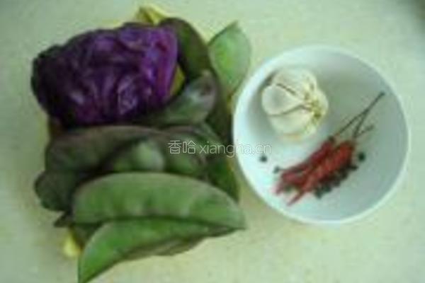 凉拌甘蓝扁豆丝的做法图解1