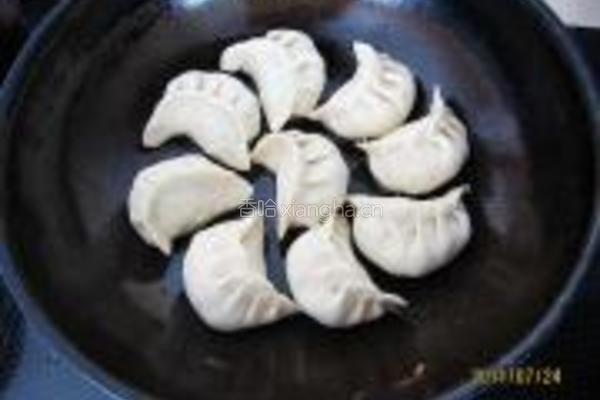 菠菜豆腐煎饺的做法图解8