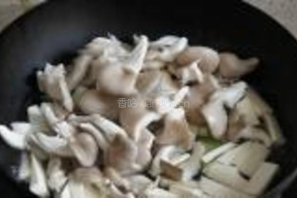 干锅牛蛙的做法图解2
