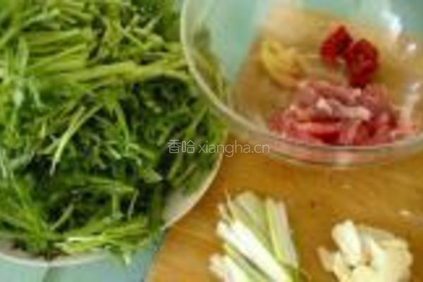 清炒茼蒿的做法图解1
