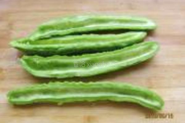 梅菜苦瓜的做法图解2
