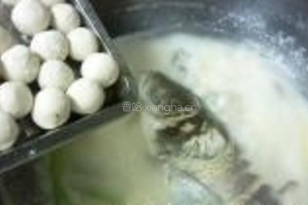 荠菜汤圆炖鱼头的做法图解7