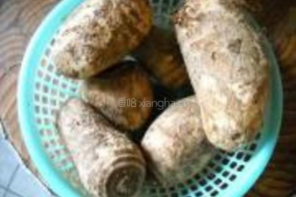 芋头红烧猪尾的做法图解2