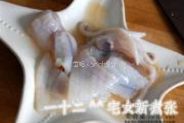 墨鱼大虾豆腐汤的做法图解3