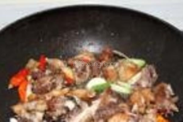 茶树菇干烧鸡肉的做法图解3