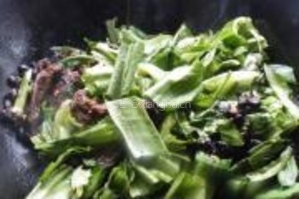 豆豉鲮鱼油麦菜的做法图解8
