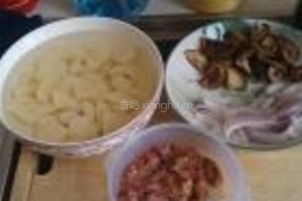 土豆烧牛肉的做法图解1