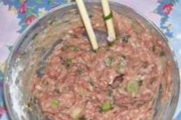 煎羊肉丸子的做法图解1
