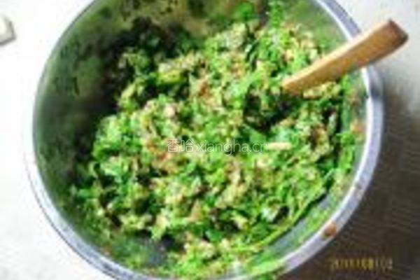 小芹菜鲜肉烧麦的做法图解4
