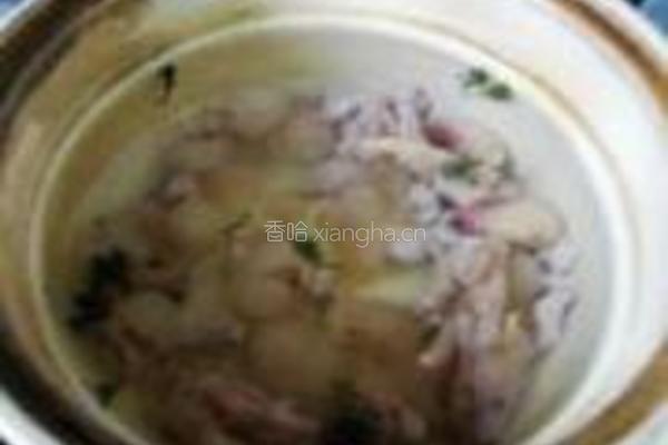 鸡爪瘦肉水果人参汤的做法图解5