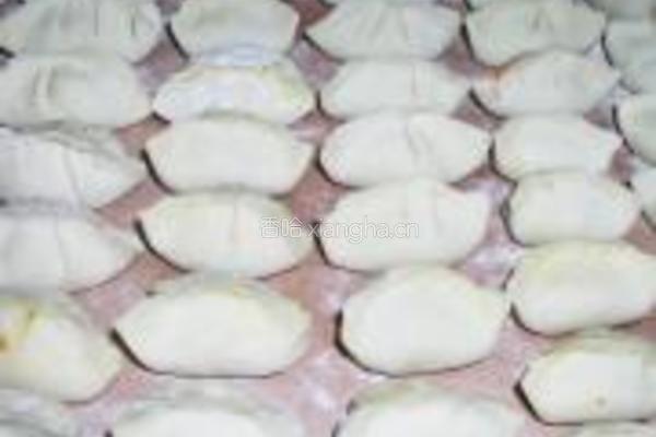 荠菜海米饺子的做法图解10