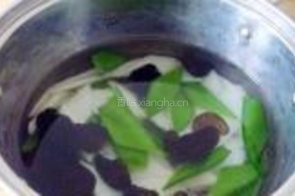 荷兰豆木耳炒山药的做法图解4