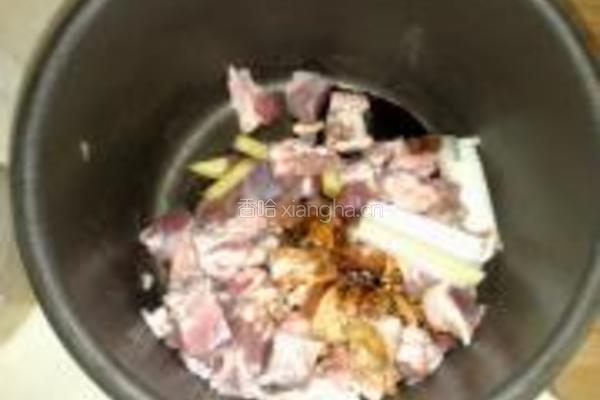 牛肉炖土豆的做法图解2