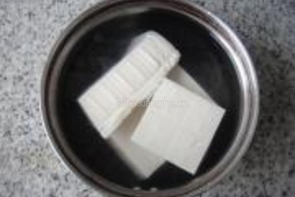 红烧草鱼豆腐的做法图解2