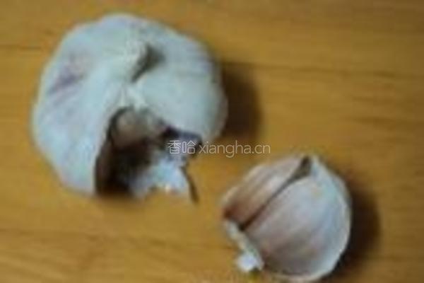甜椒紫甘蓝拌木耳的做法图解3