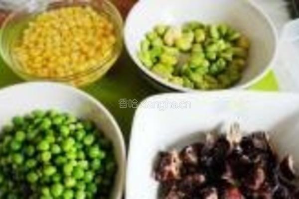 豆炒腊肥肠的做法图解1