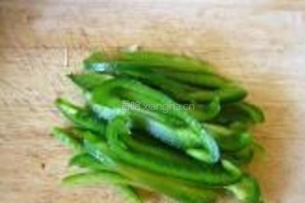 清炒土豆圆椒丝的做法图解3
