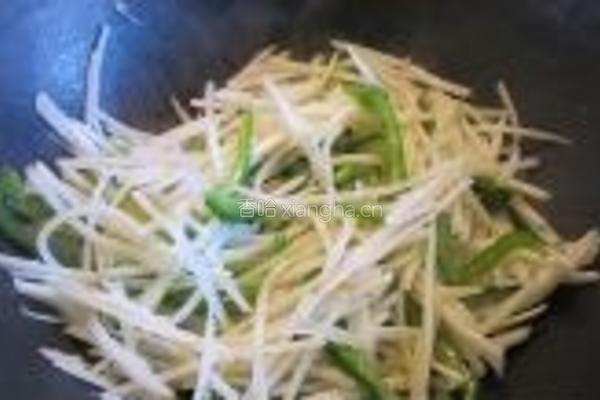 清炒土豆圆椒丝的做法图解7