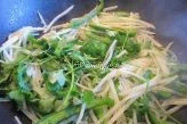 清炒土豆圆椒丝的做法图解8