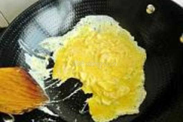 芹菜炒鸡蛋的做法图解3