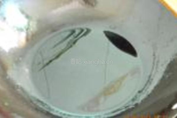 清蒸生鱼的做法图解7