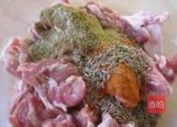 烤孜然羊肉串的做法图解2