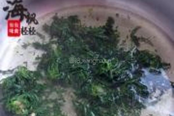 荠菜腊肠煲仔饭的做法图解2