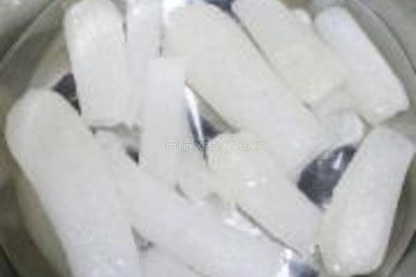 鲜虾豆腐酿竹荪的做法图解2