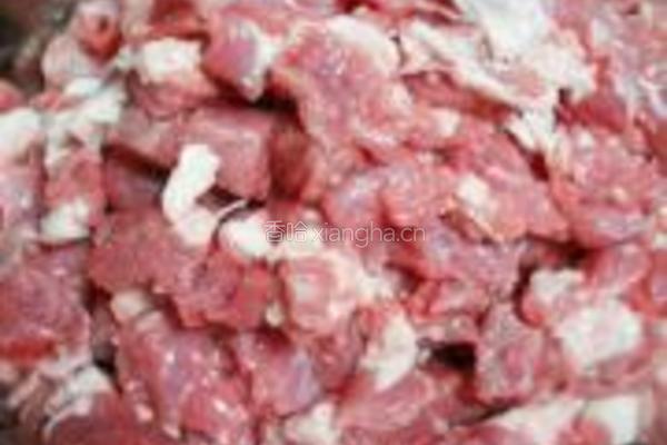 香辣红烧牛肉米粉的做法图解1