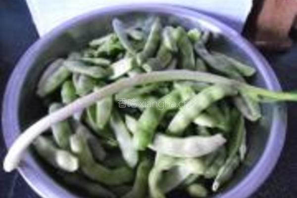 素烧油豆角的做法图解1