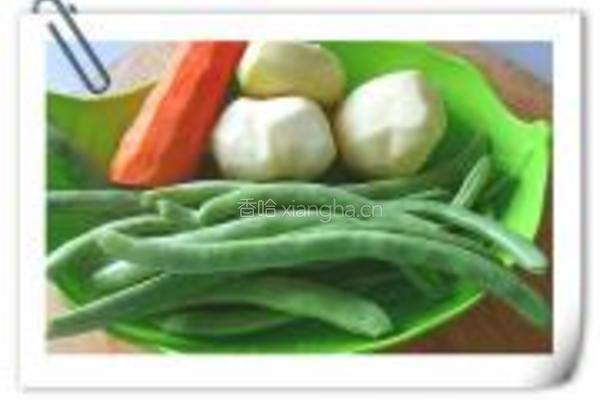 土豆炖豆角的做法图解1