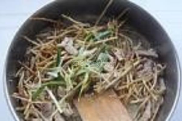 鱼腥草炒肉丝的做法图解8