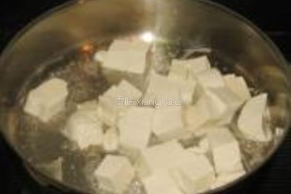 香菇海虾豆腐汤的做法图解2