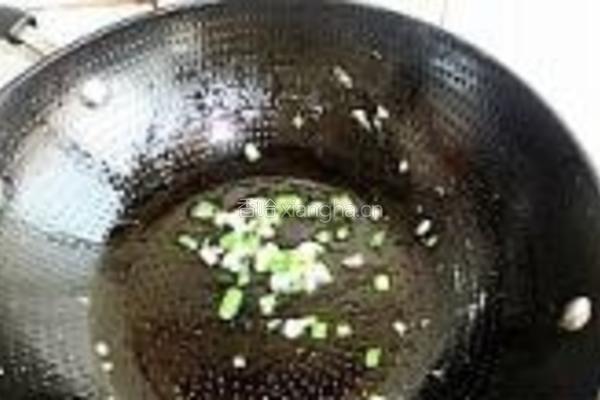 剁椒蚕豆炒鸡蛋的做法图解3