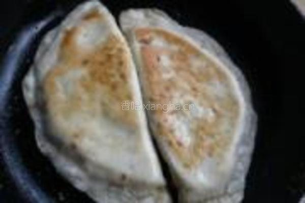 韭菜盒子的做法图解13