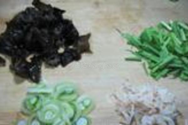 虾皮豆腐汤的做法图解2
