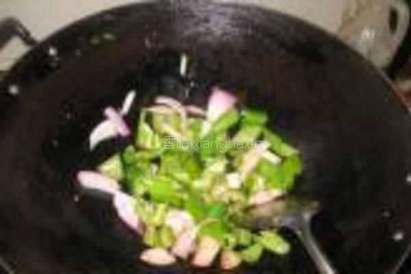 榨菜辣椒炒肉的做法图解6