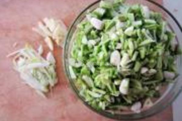 豆角卤面的做法图解2