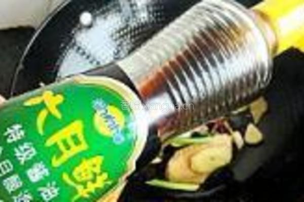 香菇焖鸡翅的做法图解7
