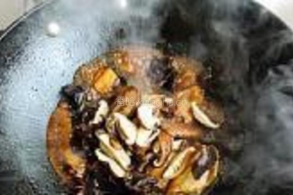 香菇焖鸡翅的做法图解12